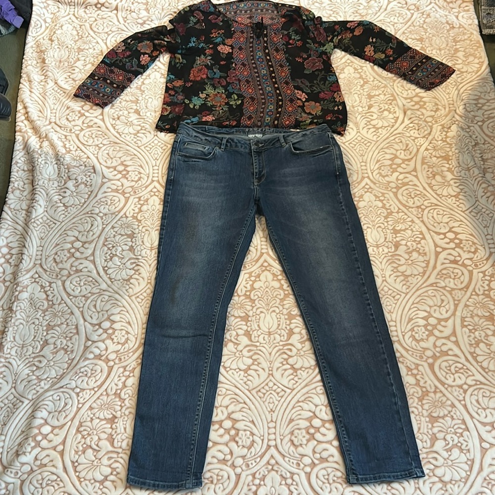 Hampton slim boyfriend jeans size 30, shirt boho medium free with jeans